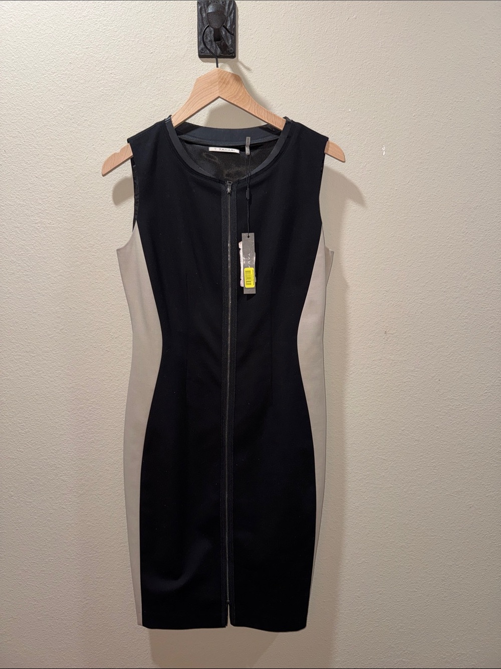 T Tahari Sleeveless Black and Light Gray Colorblick Zip-Front Dress